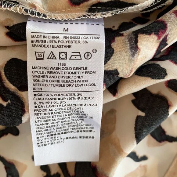 Banana Republic Blouse    - Picture 8 of 10